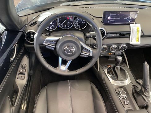 Used 2025 MAZDA MX-5 Miata RF Grand Touring w/ Weather Package RWD image 3
