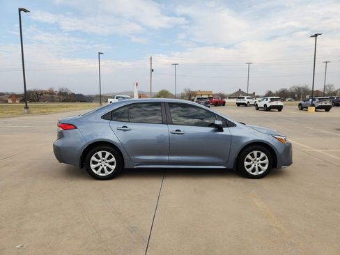 Used 2024 Toyota Corolla LE image 7