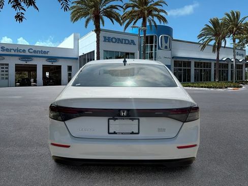 Used 2025 Honda Accord SE image 7