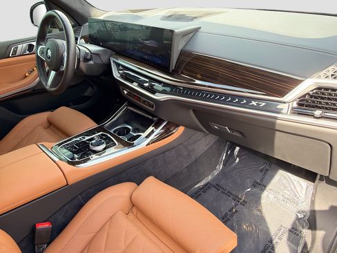 Used 2026 BMW X7 xDrive40i w/ Executive Package AWD/4WD image 14
