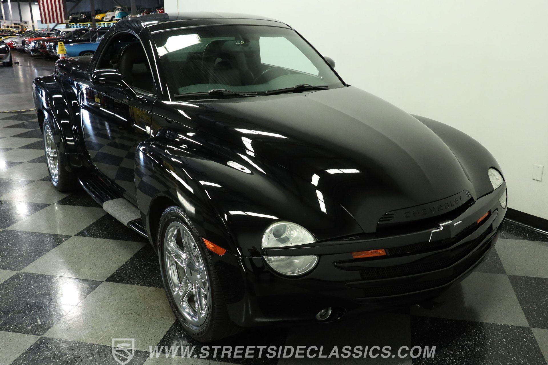 Used 2004 Chevrolet SSR w/ Preferred Equipment Group RWD image 15