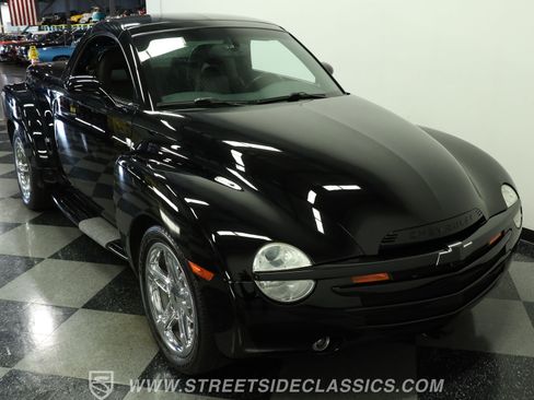 Used 2004 Chevrolet SSR w/ Preferred Equipment Group RWD image 15