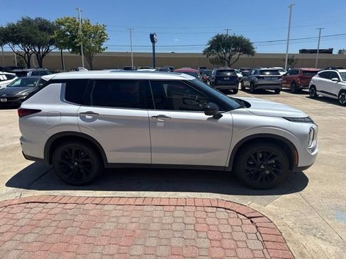 Used 2023 Mitsubishi Outlander SEL AWD/4WD image 5