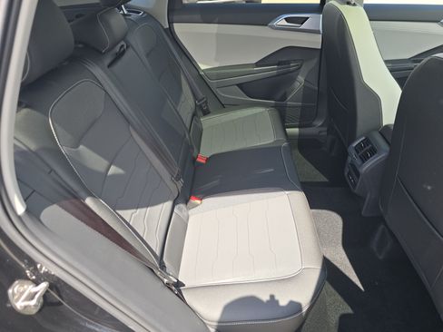 New 2026 Volkswagen Taos SE FWD image 16