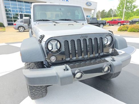 Used 2017 Jeep Wrangler Sport image 12