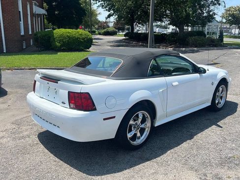 Used 1999 Ford Mustang Convertible RWD image 5