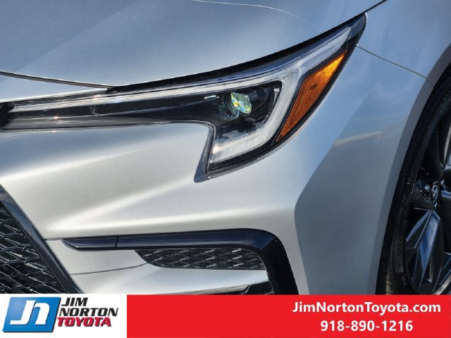 Used 2025 Toyota Corolla SE w/ SE Premium Package FWD image 11