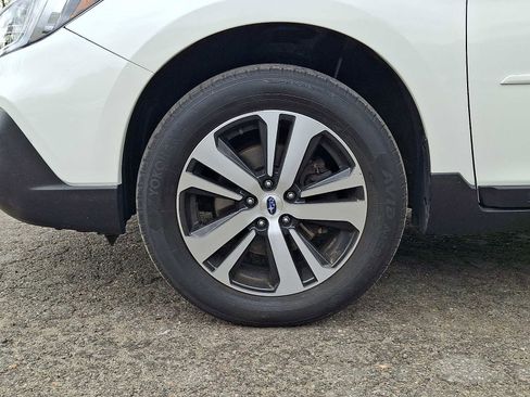Used 2018 Subaru Outback 3.6R Limited AWD/4WD image 8