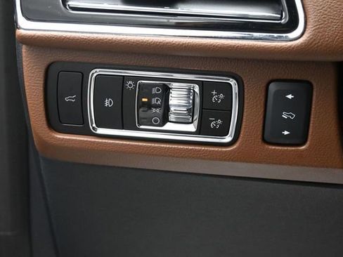 Certified 2023 Lincoln Navigator Reserve AWD/4WD image 11