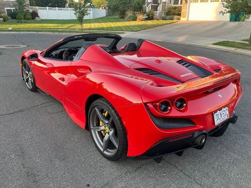 Used 2023 Ferrari F8 Tributo image 7