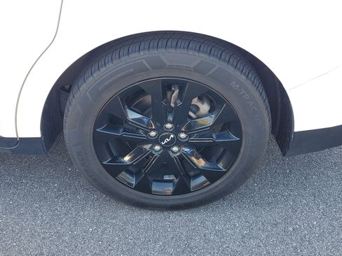 Used 2022 Kia Carnival SX Prestige image 42