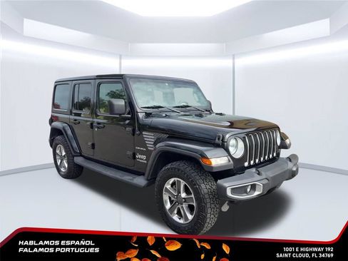 Used 2019 Jeep Wrangler Unlimited Sahara w/ Safety Group AWD/4WD image 11