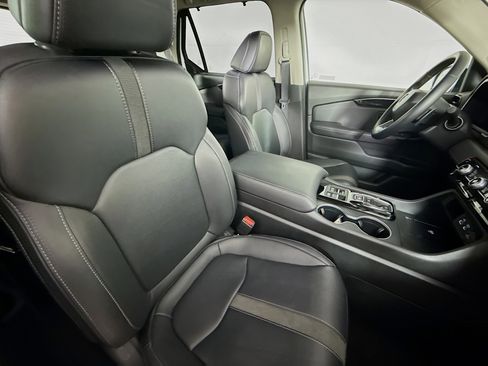 Certified 2023 Honda Pilot Touring image 36