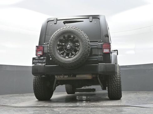 Used 2015 Jeep Wrangler Unlimited Sahara image 25