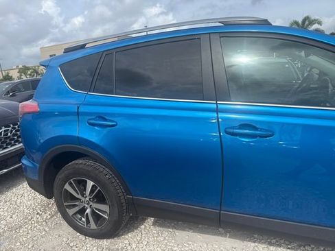 Used 2018 Toyota RAV4 XLE FWD image 5
