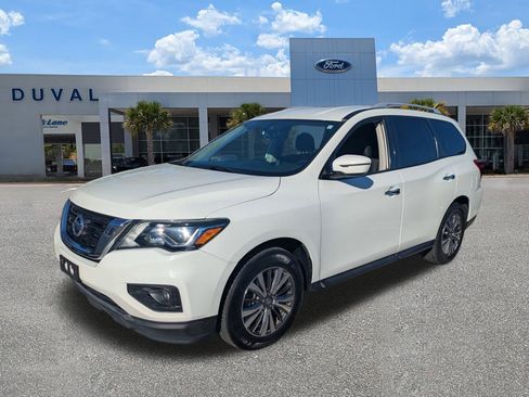 Used 2020 Nissan Pathfinder SV image 8