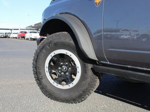 Used 2023 Ford Bronco Badlands w/ Sasquatch Package image 11