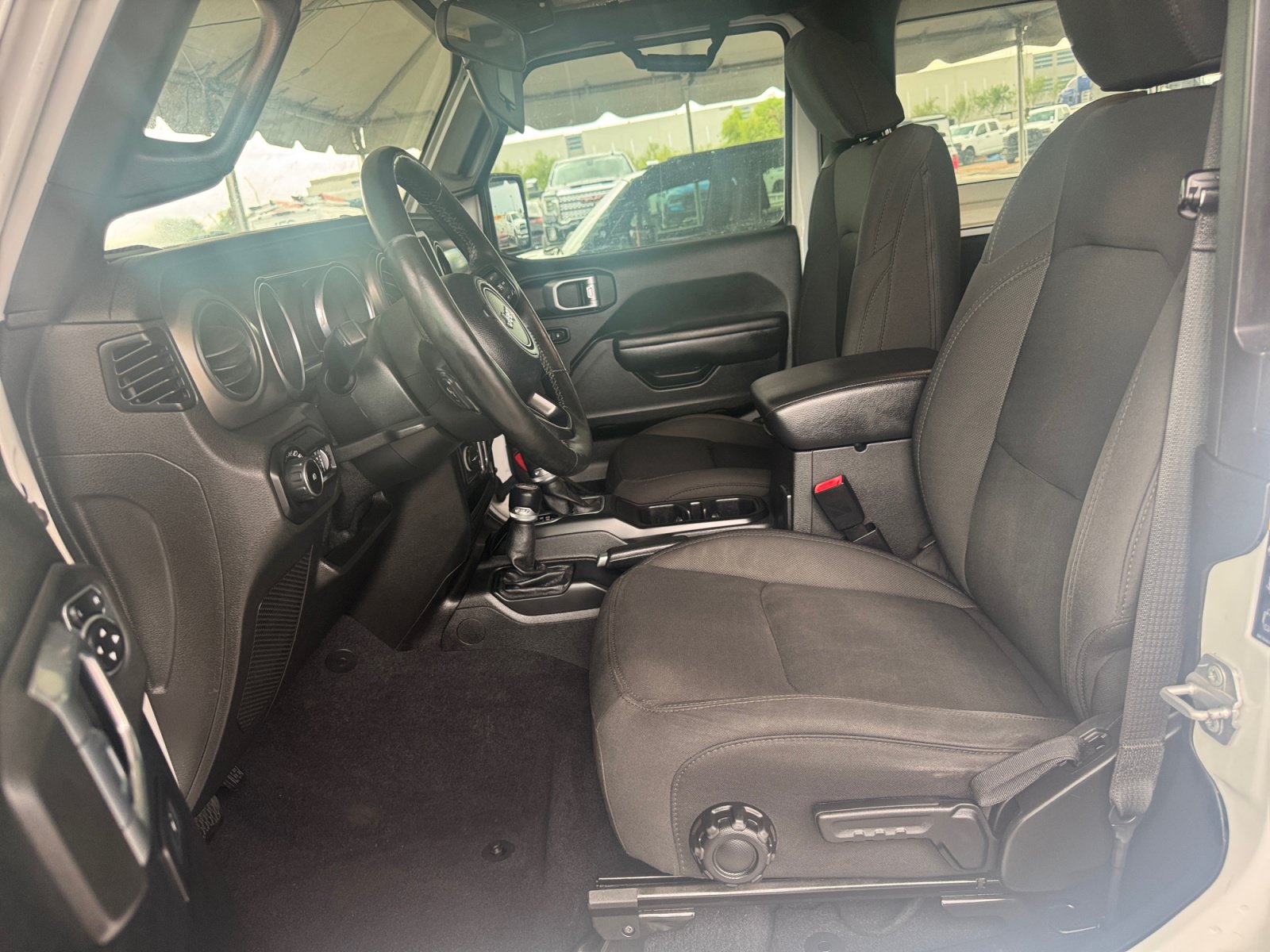 Used 2020 Jeep Wrangler Sport AWD/4WD image 9