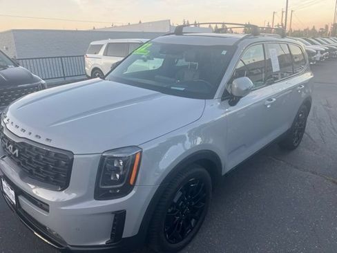 Certified 2022 Kia Telluride SX w/ SX Prestige Package AWD/4WD image 3