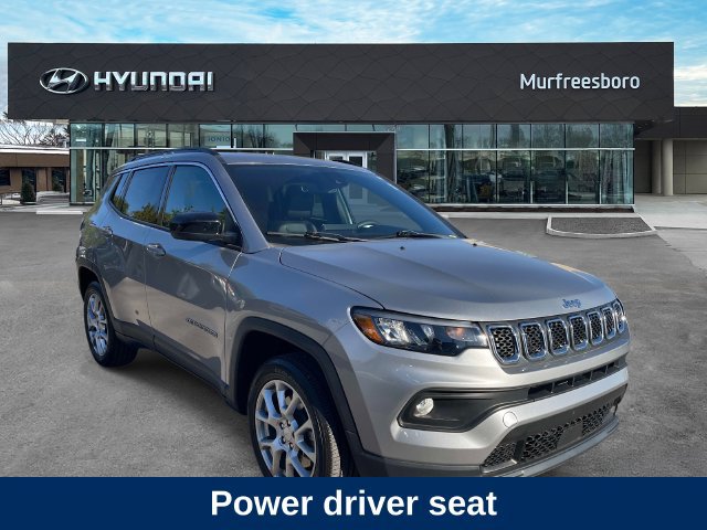 Used 2023 Jeep Compass Latitude AWD/4WD image 8