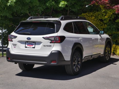 Used 2023 Subaru Outback Onyx Edition AWD/4WD image 25