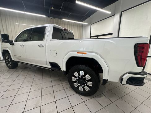 Used 2025 GMC Sierra 3500 Denali w/ Denali Reserve Package image 12
