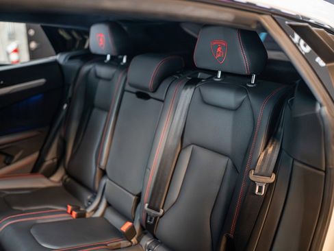 Used 2019 Lamborghini Urus image 14