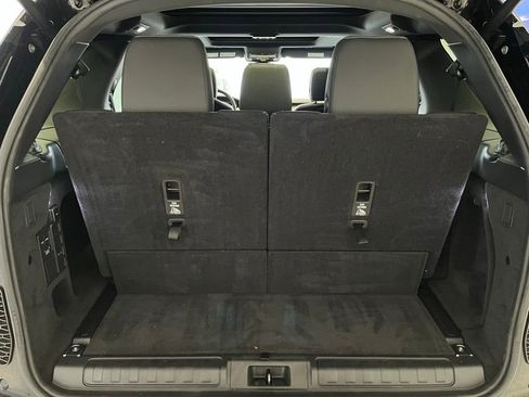 Used 2023 Land Rover Discovery S R-Dynamic AWD/4WD image 32