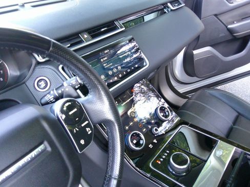 Used 2019 Land Rover Range Rover Velar S AWD/4WD image 56