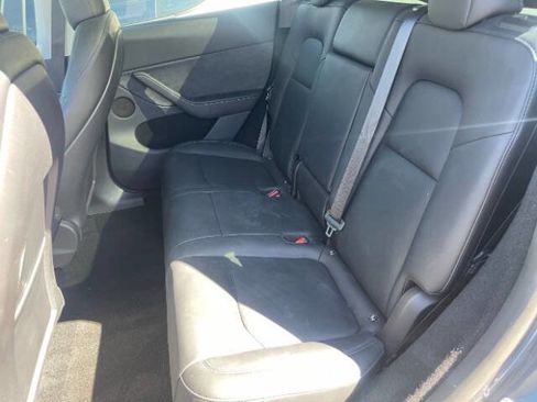 Used 2023 Tesla Model Y Long Range image 18