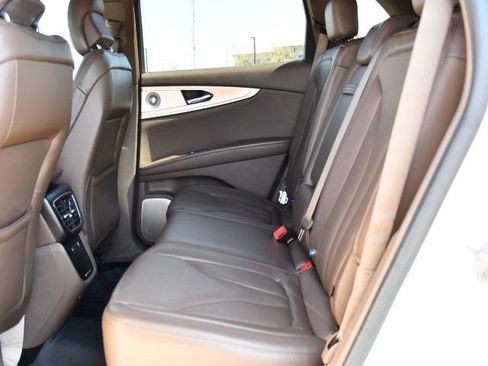 Used 2016 Lincoln MKX Reserve w/ Luxury Package image 15