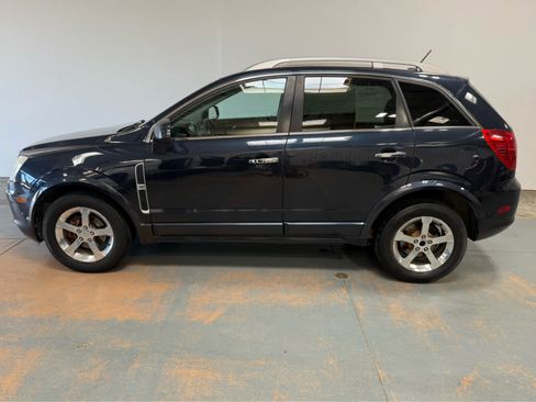 Used 2014 Chevrolet Captiva Sport LT w/ Convenience Package FWD image 2