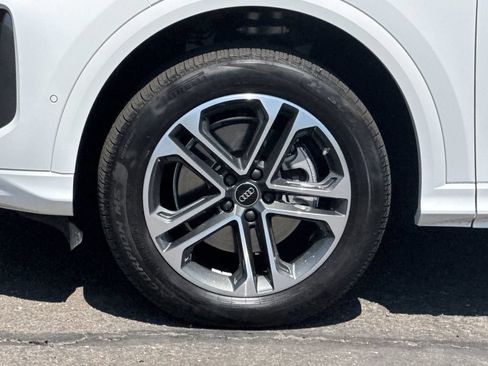 Certified 2025 Audi Q5 Premium AWD/4WD image 38