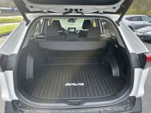 Used 2019 Toyota RAV4 XLE w/ Convenience Package image 25