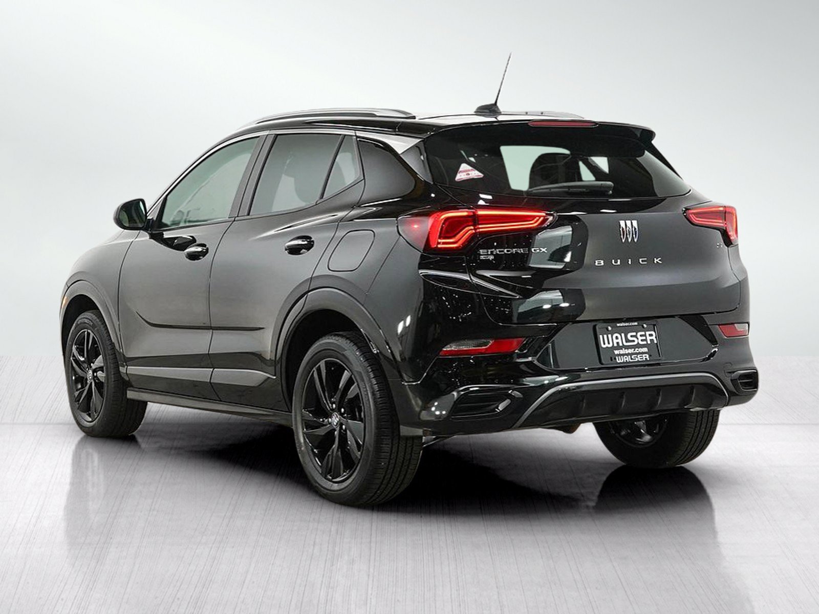 Used 2024 Buick Encore GX Sport Touring AWD/4WD image 3