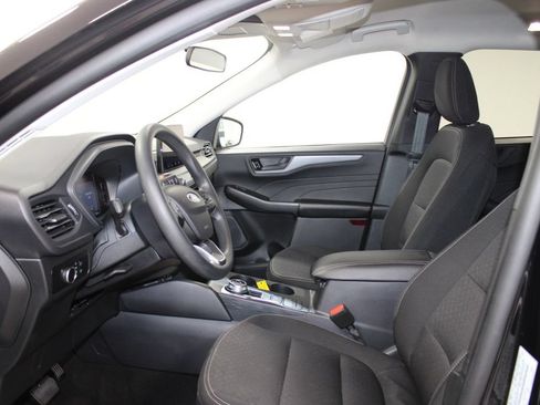Used 2025 Ford Escape Active AWD/4WD image 17