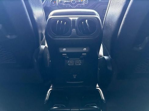 Used 2020 Jeep Gladiator Rubicon AWD/4WD image 18