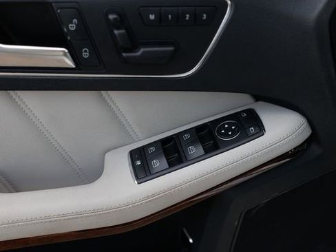 Used 2013 Mercedes-Benz E 350 4MATIC Wagon image 48