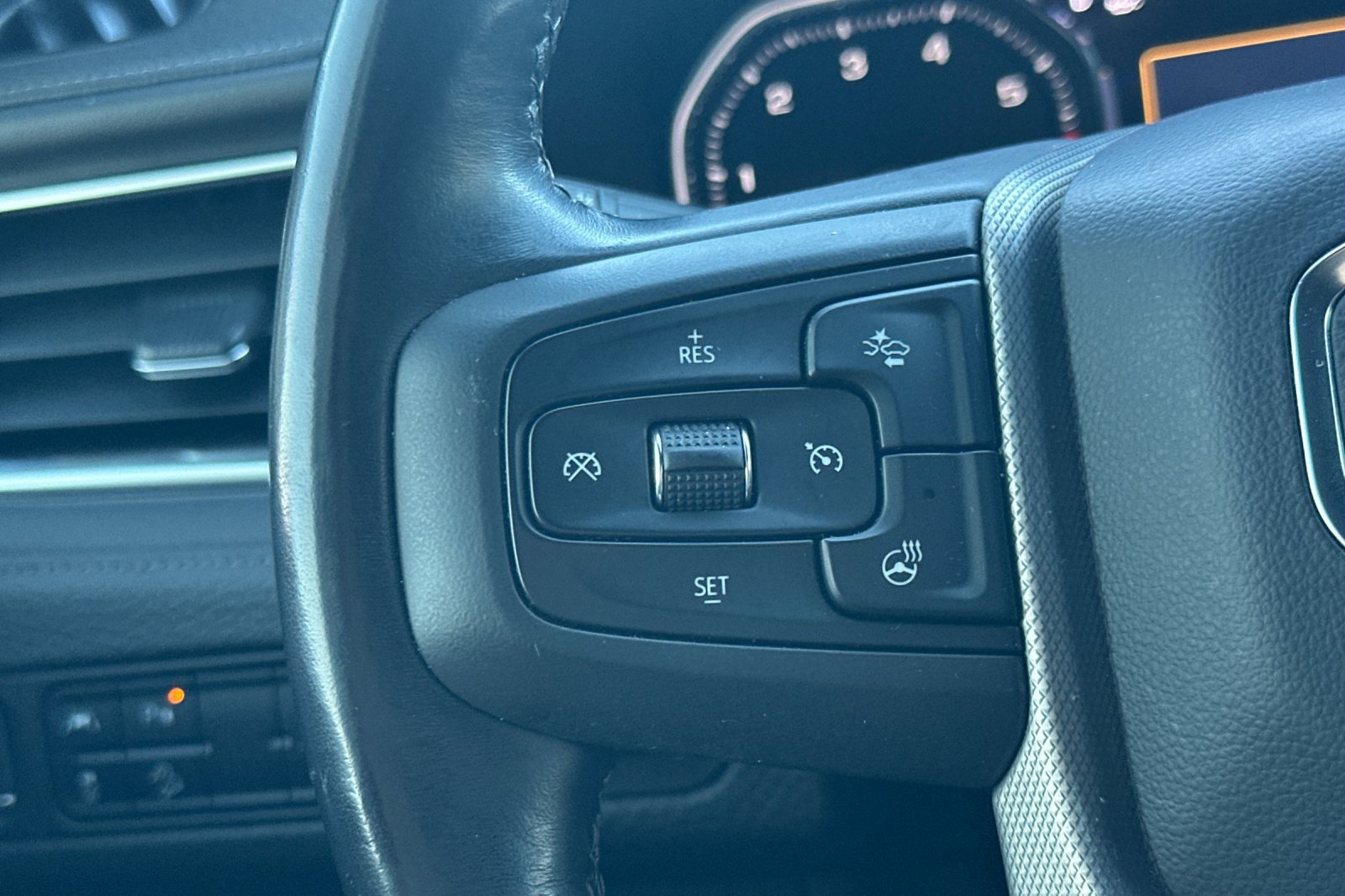 Used 2021 GMC Yukon Denali AWD/4WD image 34