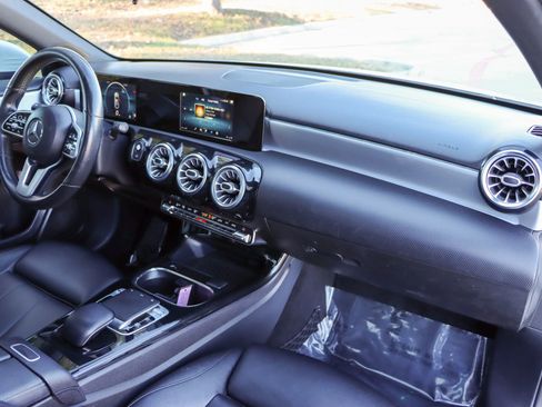 Used 2019 Mercedes-Benz A 220 image 23