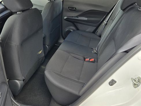 Used 2024 Nissan Kicks S image 11