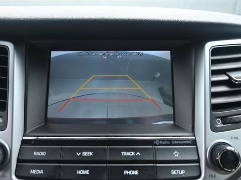 Used 2018 Hyundai Tucson Value w/ Cargo Package FWD image 16