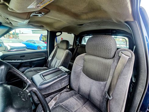 Used 2002 Chevrolet Avalanche 4x4 image 10