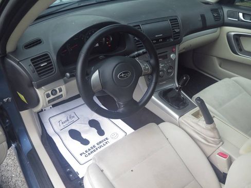 Used 2009 Subaru Legacy 2.5i Special Edition AWD/4WD image 2