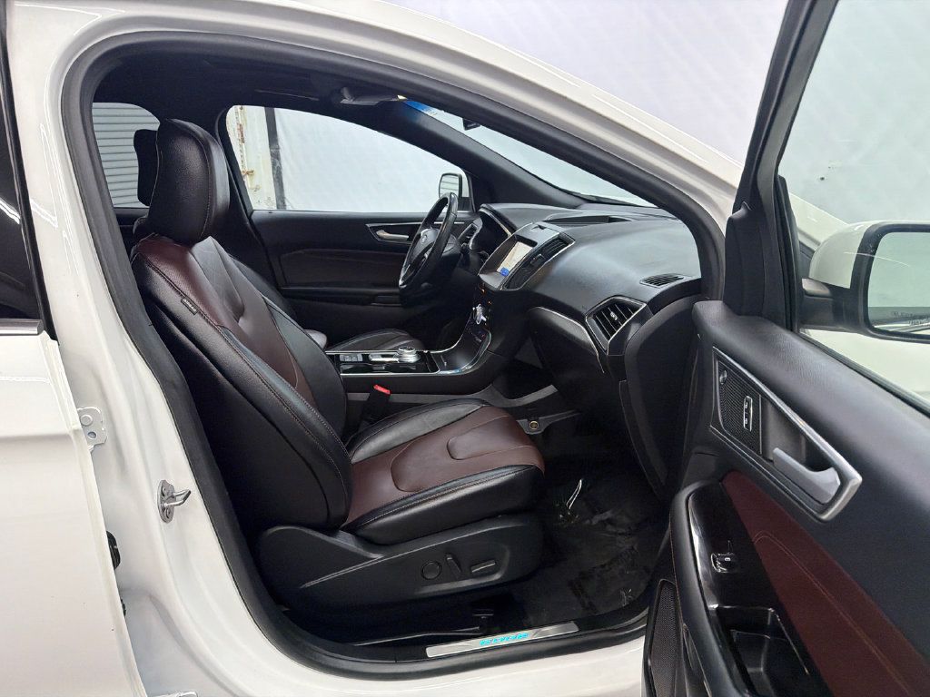 Used 2020 Ford Edge Titanium w/ Equipment Group 301A FWD image 15