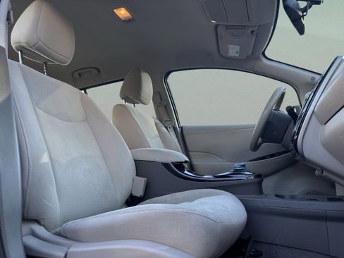 Used 2016 Nissan Leaf SV image 19