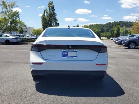 New 2025 Honda Accord SE image 5