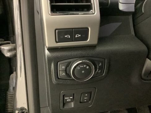Used 2019 Ford F150 Lariat w/ Equipment Group 502A Luxury RWD image 11