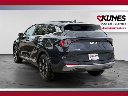 Used 2026 Kia Sportage LX FWD image 8