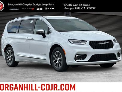 New 2026 Chrysler Pacifica Pinnacle